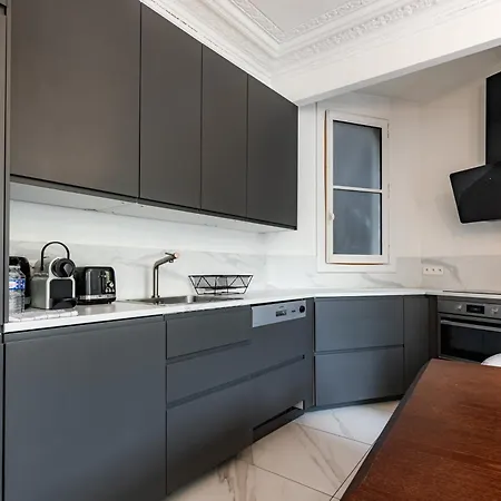 Beautiful 3 Bedroom With Balcony In Le Marais & Bastille On Foot Apartment *