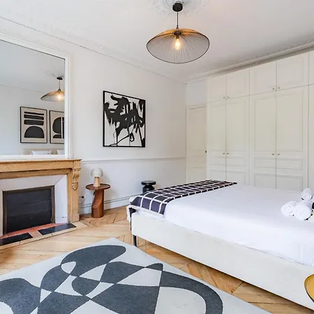 Beautiful 3 Bedroom With Balcony In Le Marais & Bastille On Foot Apartment Paris