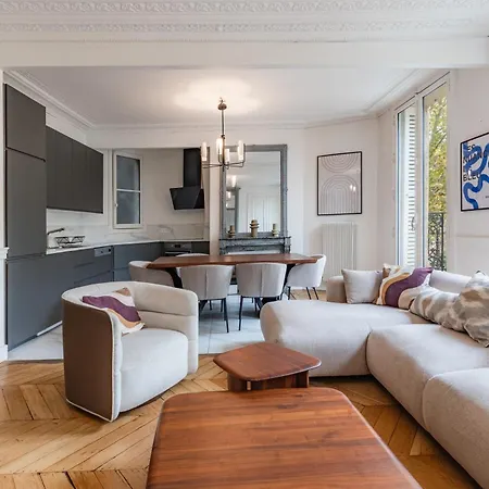 Beautiful 3 Bedroom With Balcony In Le Marais & Bastille On Foot *